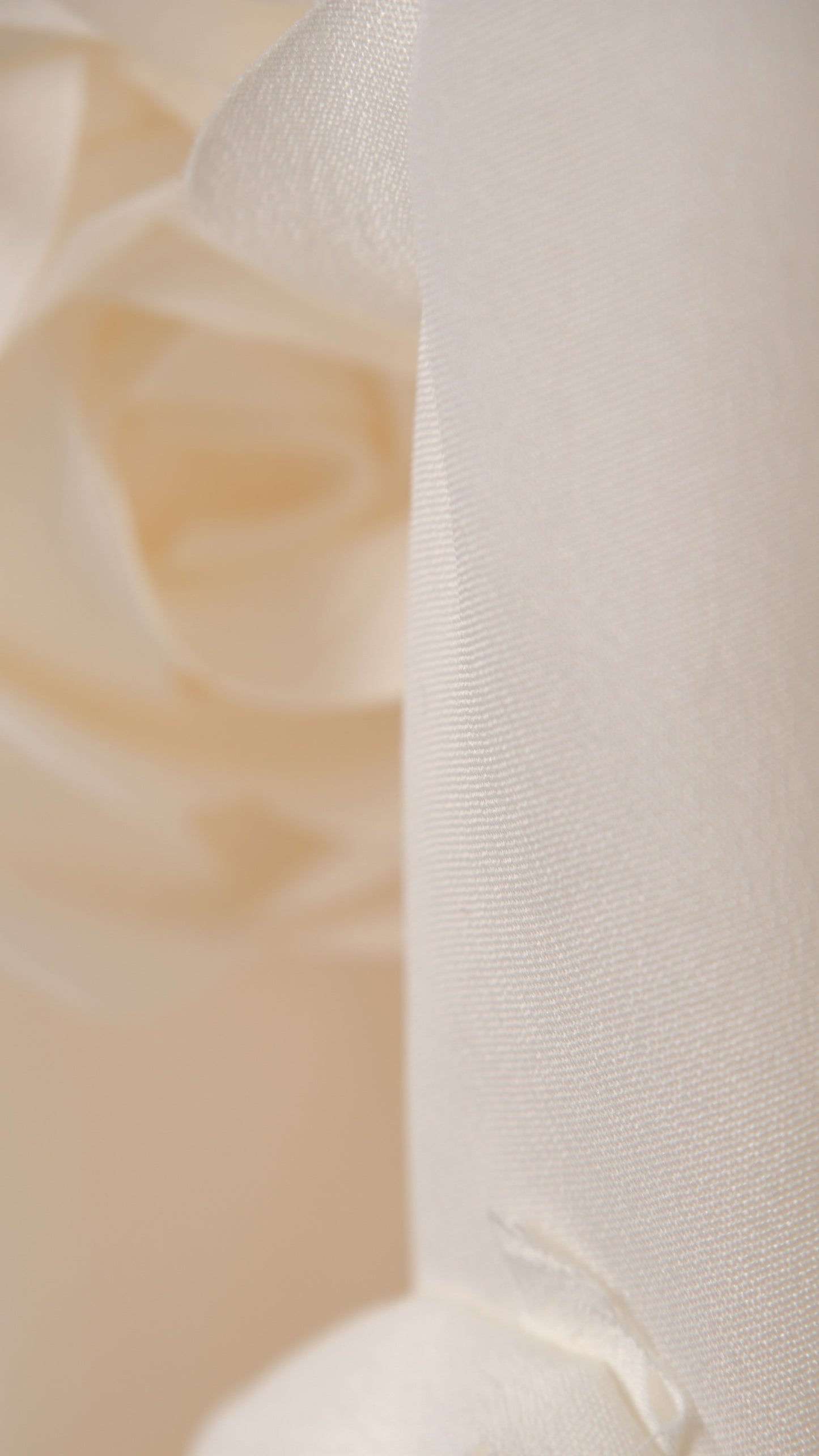 FALDA MIDI ESTRUCTURA FLORES 3D