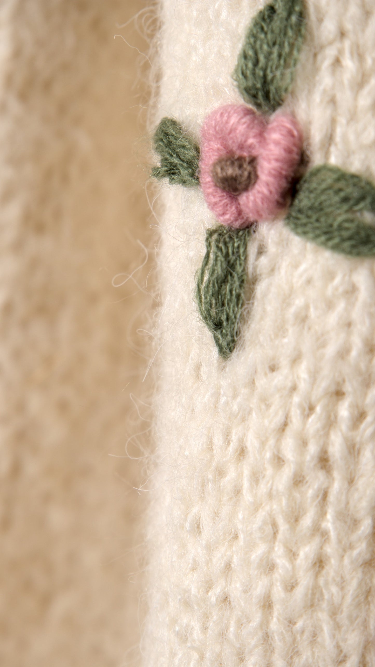 FLOWER EMBROIDERED KNITTED CARDIGAN