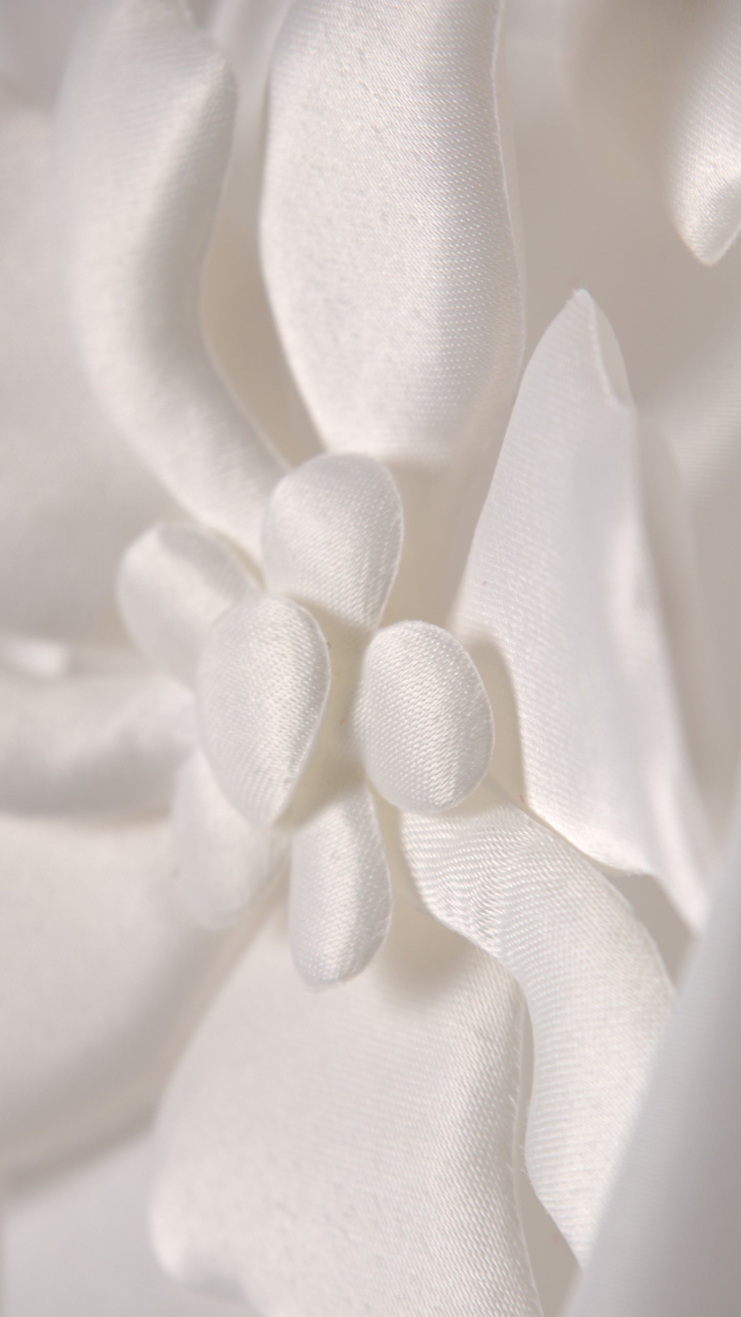 CAMISA DETALLE FLORES 3D