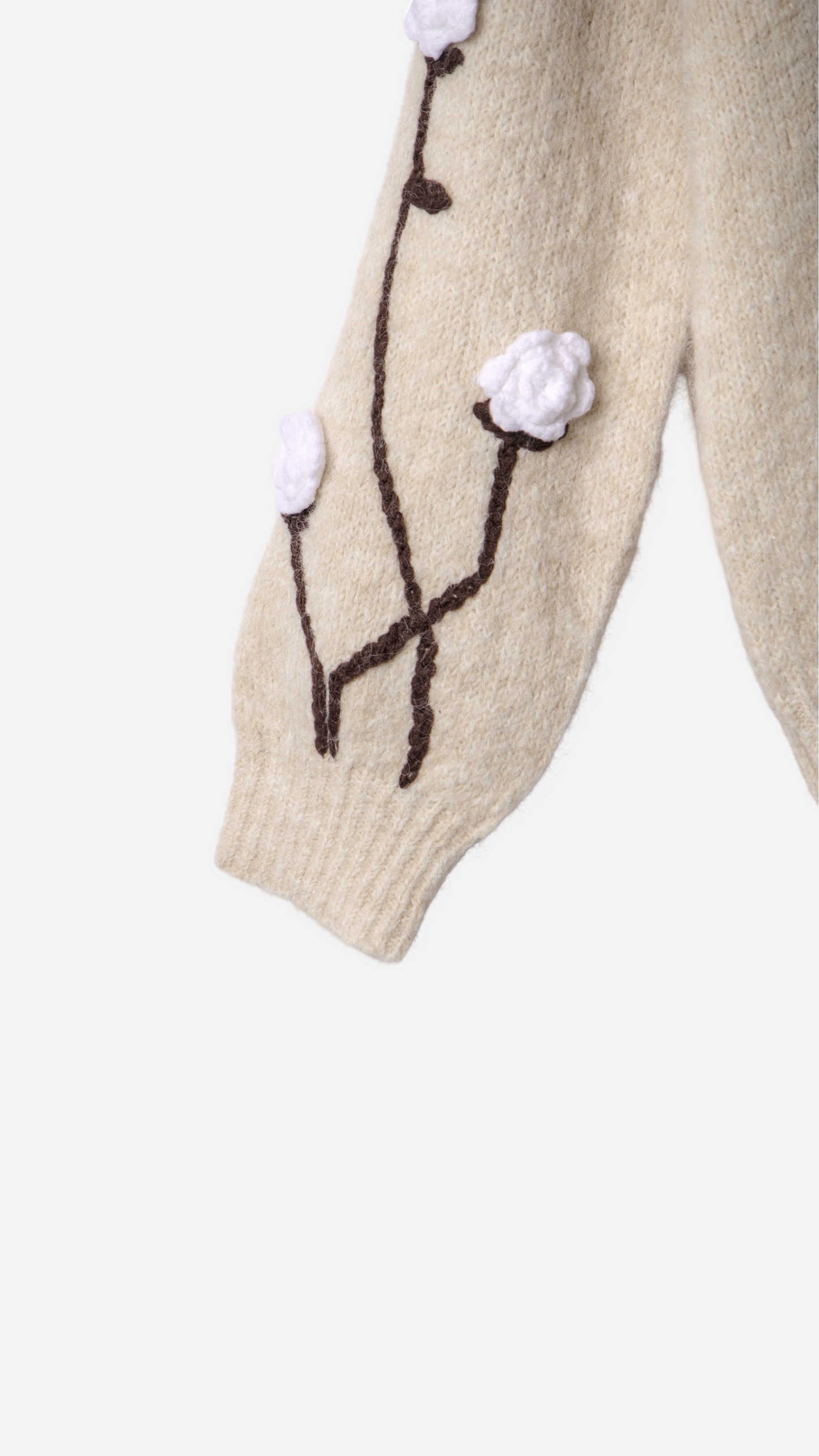 SOFT KNIT JERSEY WITH FLOWER EMBROIDERY SLEEVES