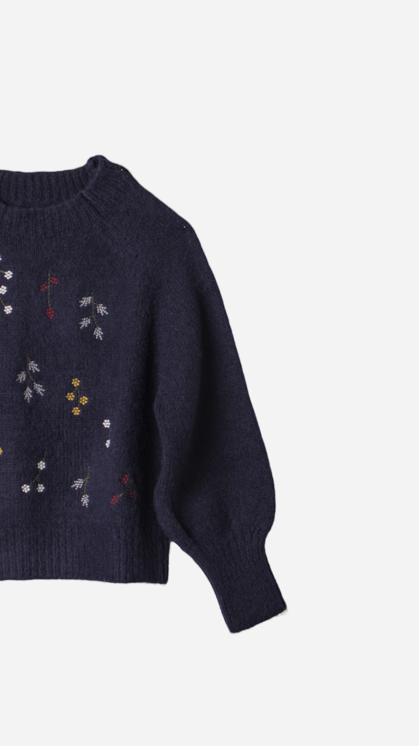 SOFT KNIT JERSEY WITH FLOWER EMBROIDERY