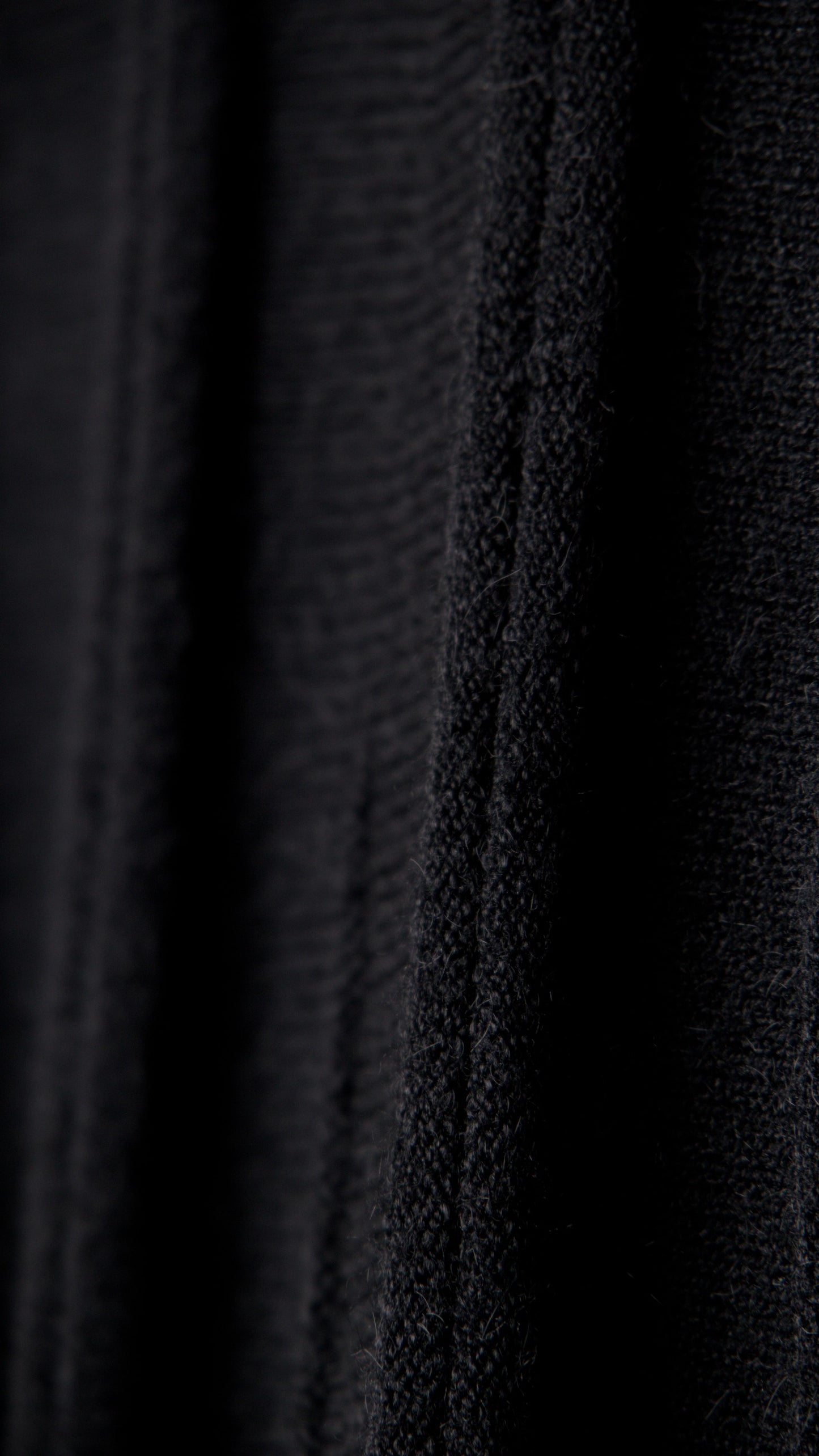 PLEATED KNIT MIDI SKIRT