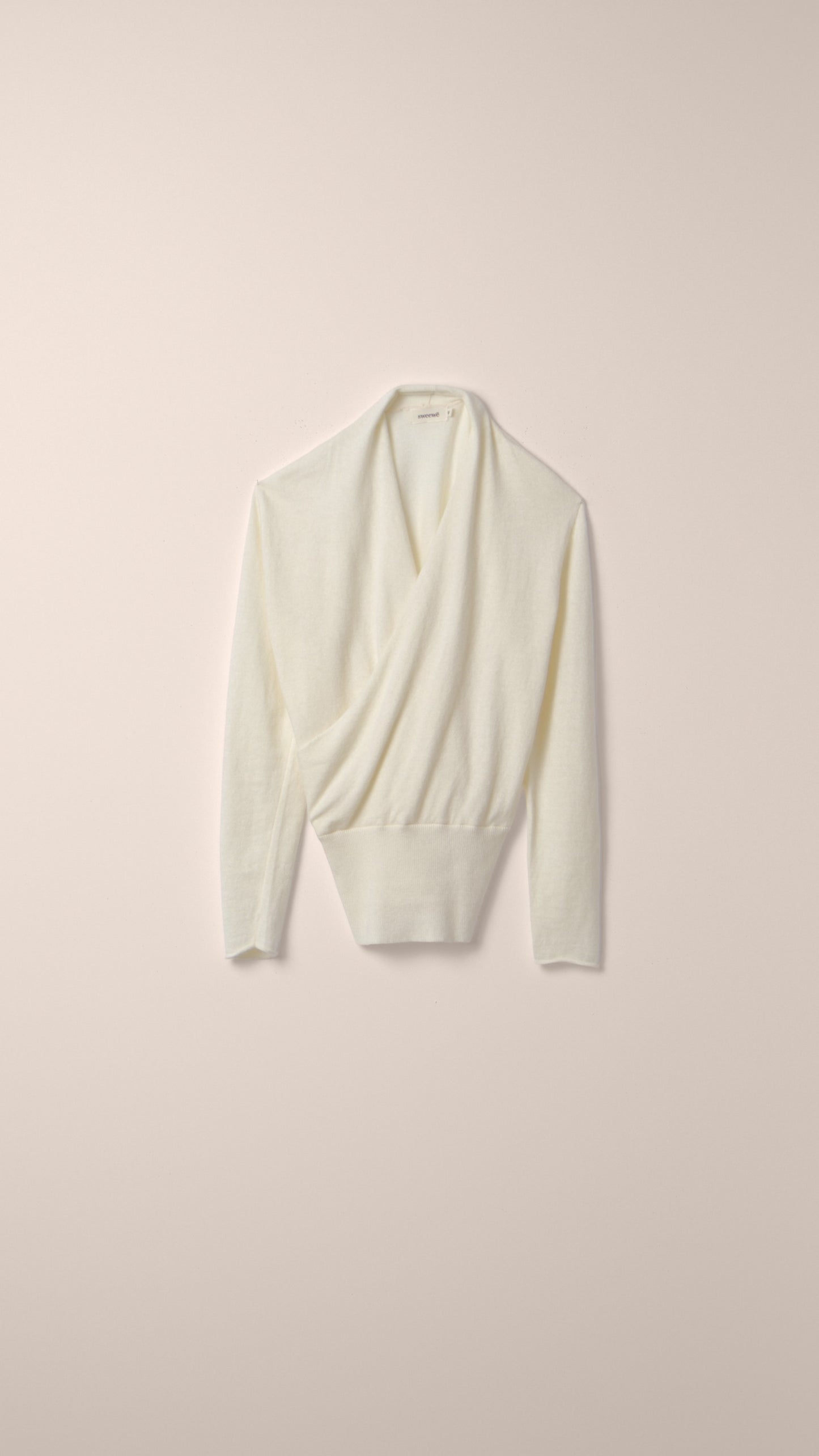 V-NECK CROSS KNIT SWEATER