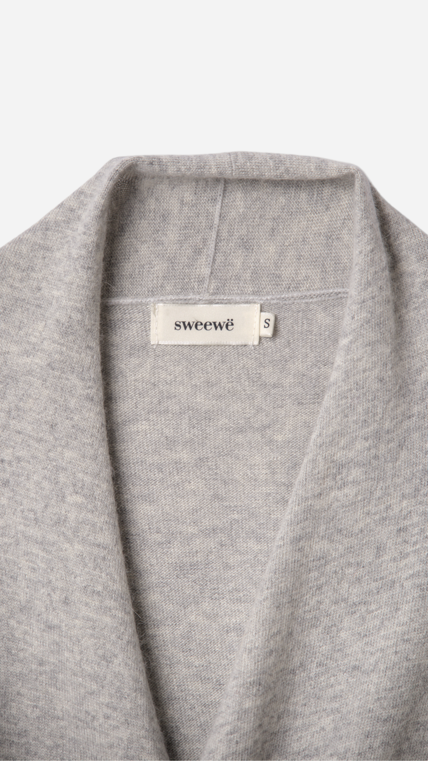 V-NECK CROSS KNIT SWEATER