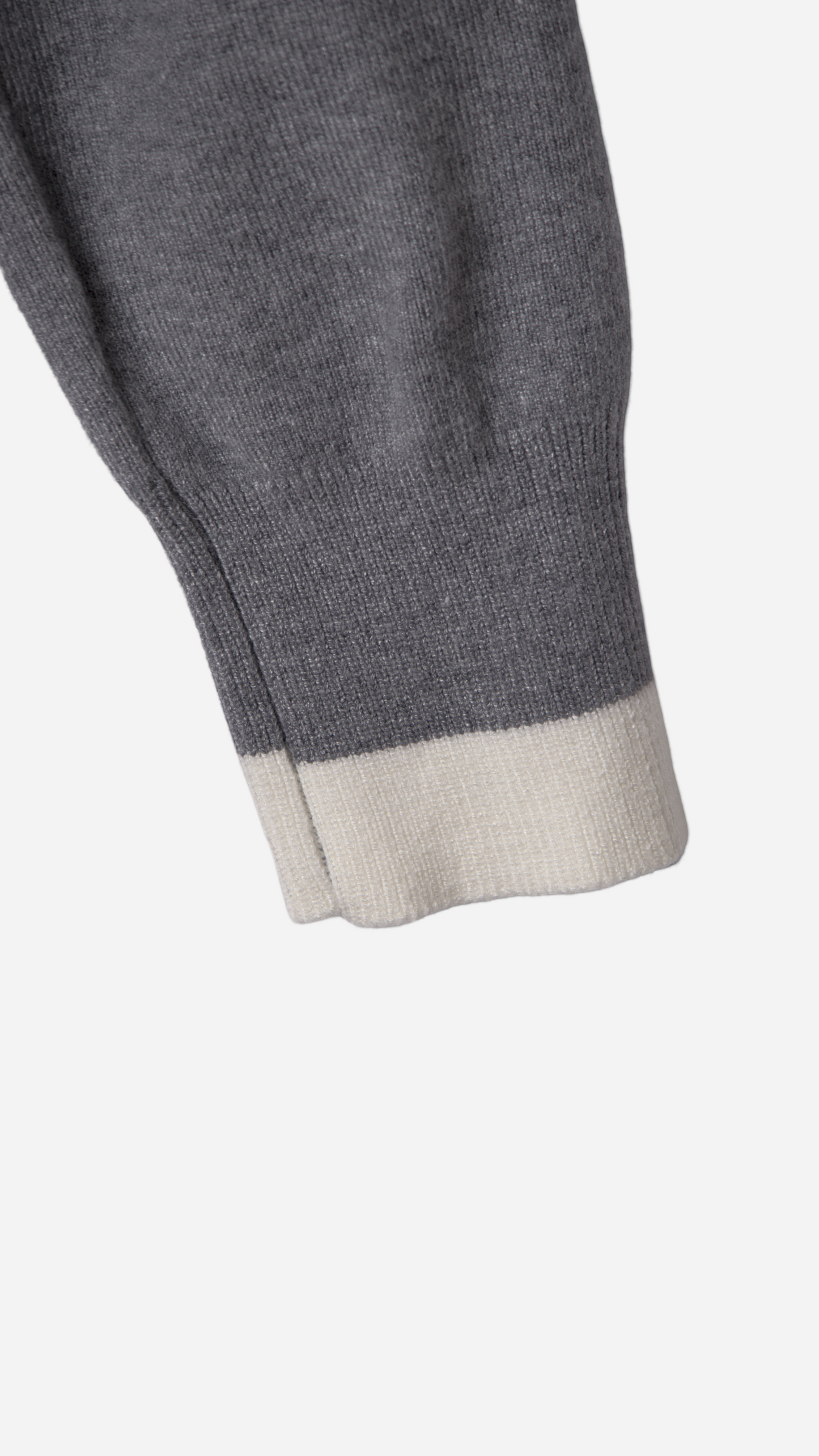 BASIC PLAIN KNIT SWEATER