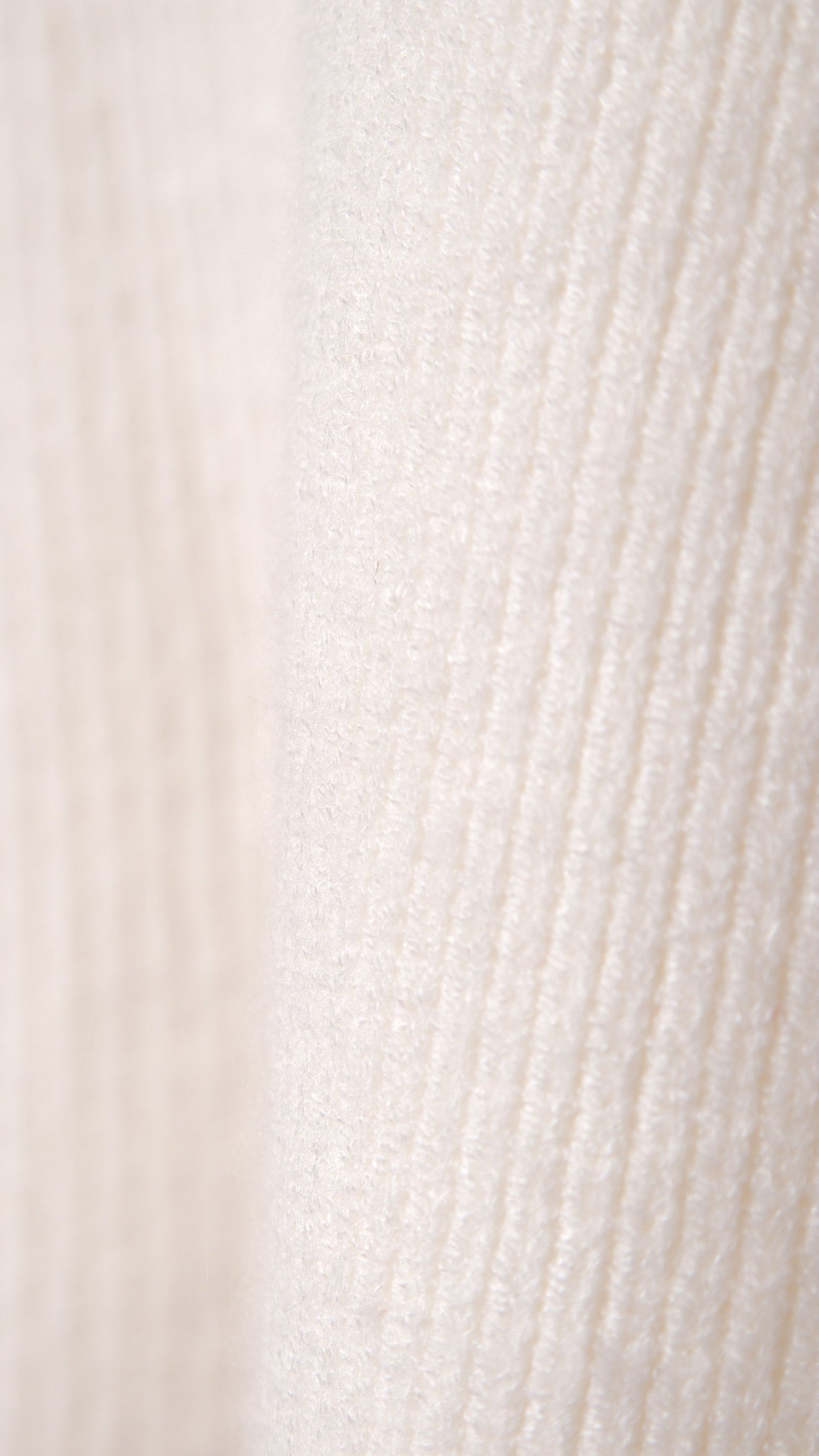 KNITTED TOP WITH GOLDEN EFFECT DETAIL