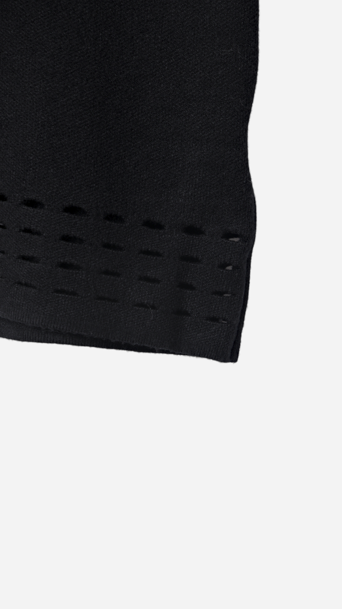 PERFORATED KNITTED KNEE SKIRT