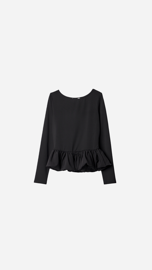 CAMISETA LISA DETALLE VOLANTES