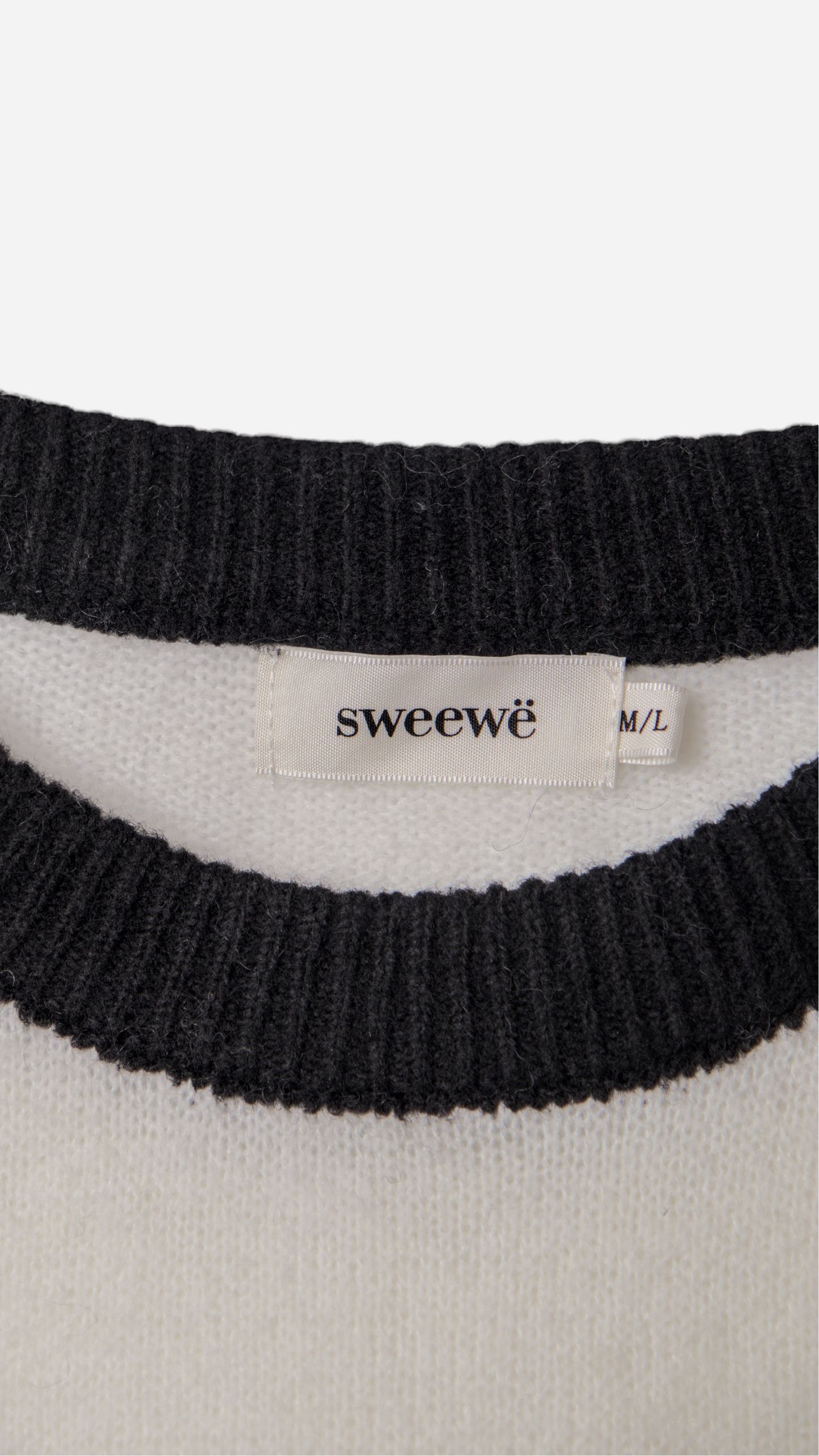 LOVE EMBROIDERED KNITTED JERSEY