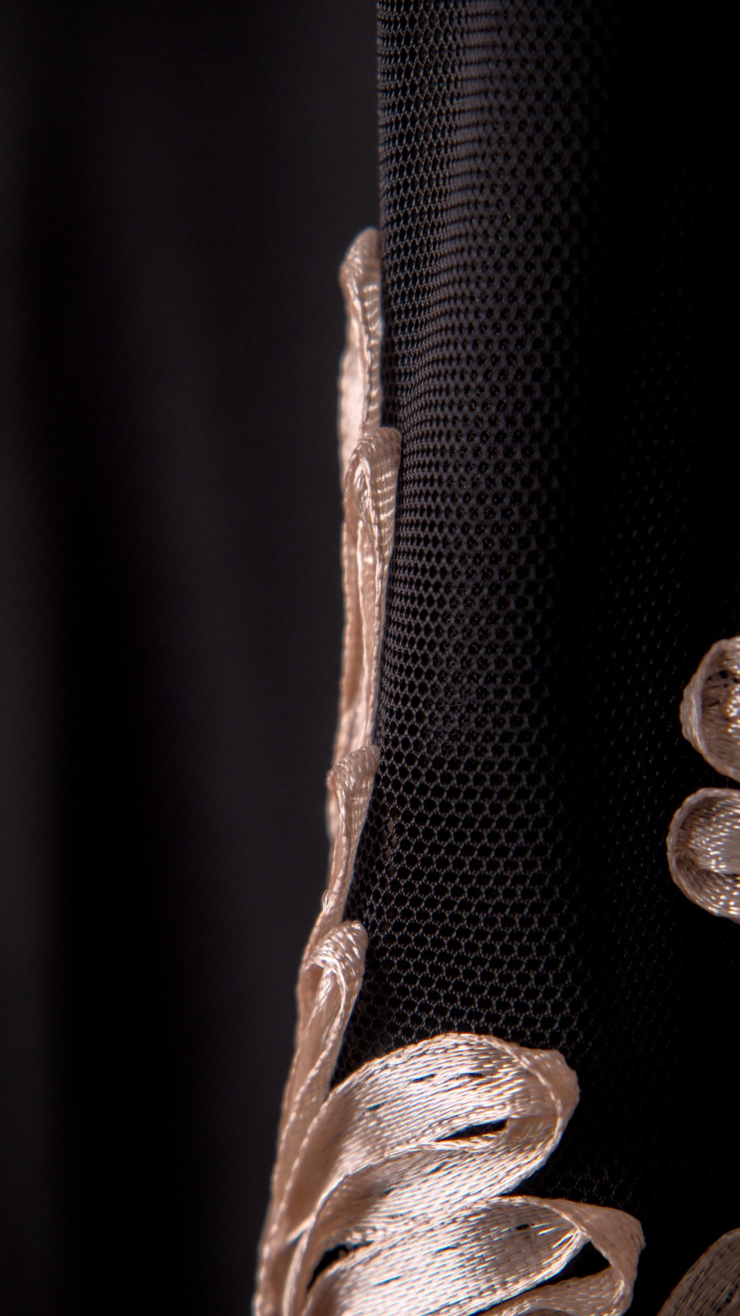 COMBINED LACE DRESS WITH FLOWER STRUCTURE