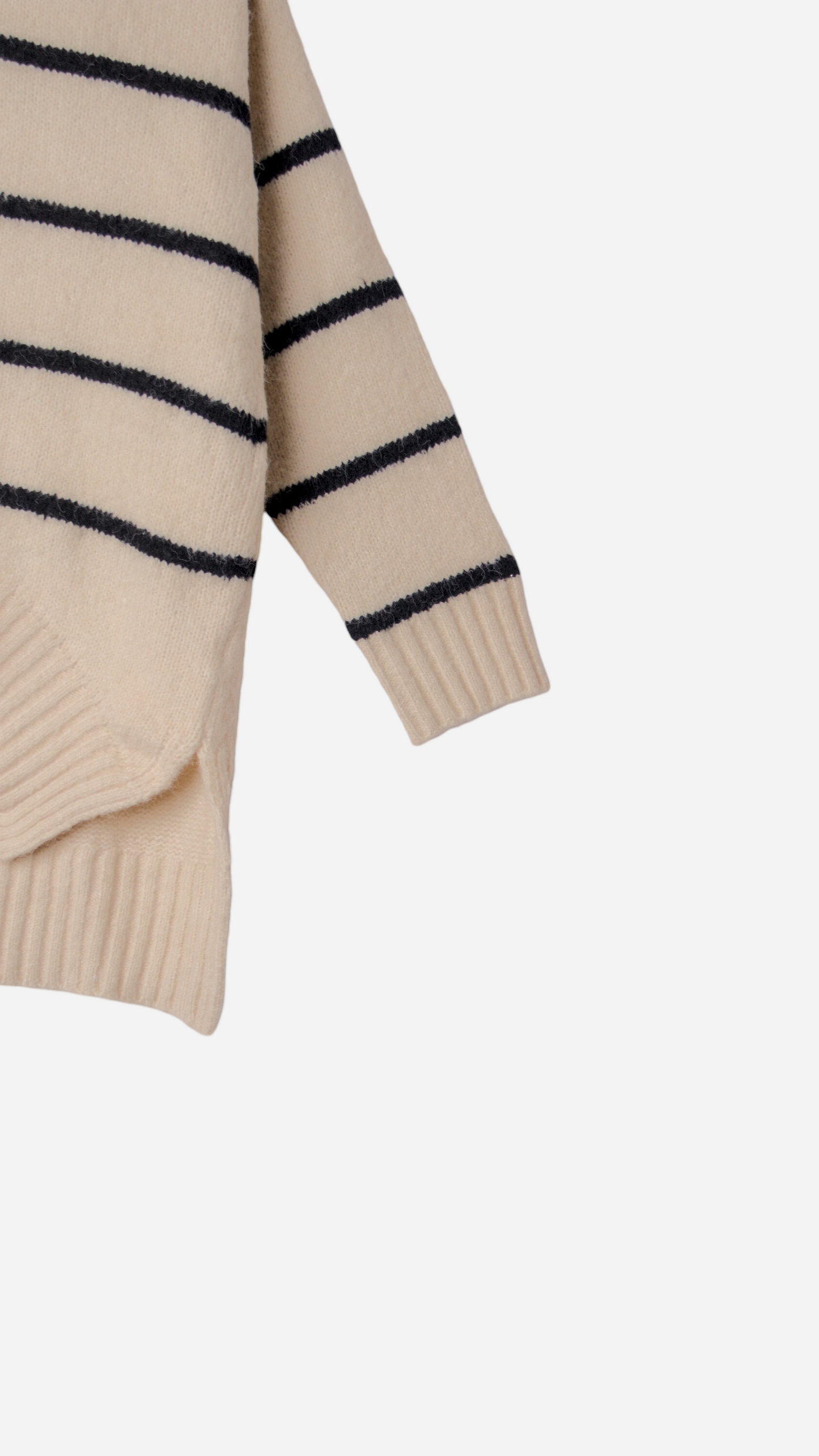 OVERSIZED STRIPED KNITTED JERSEY