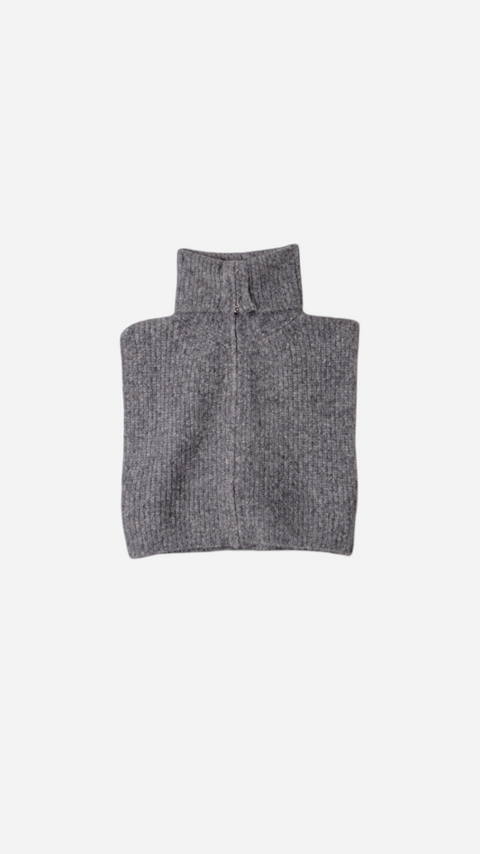 HIGH NECK KNITTED VEST