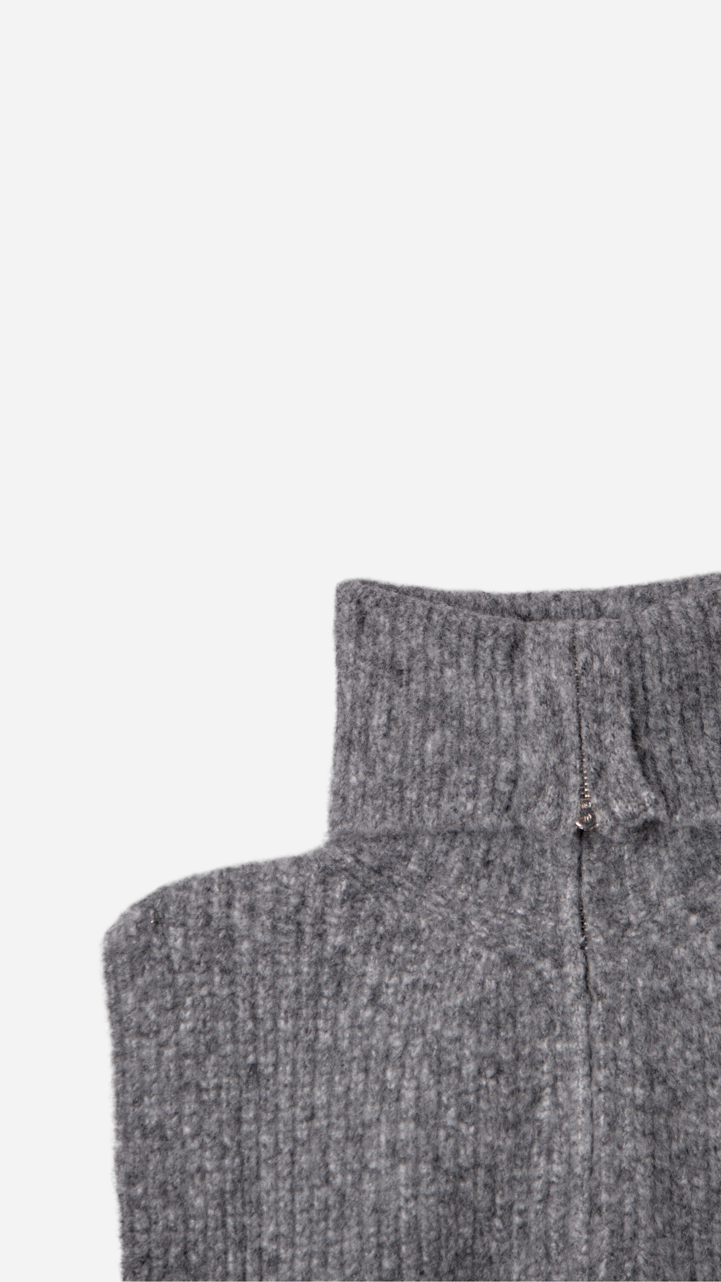 HIGH NECK KNITTED VEST