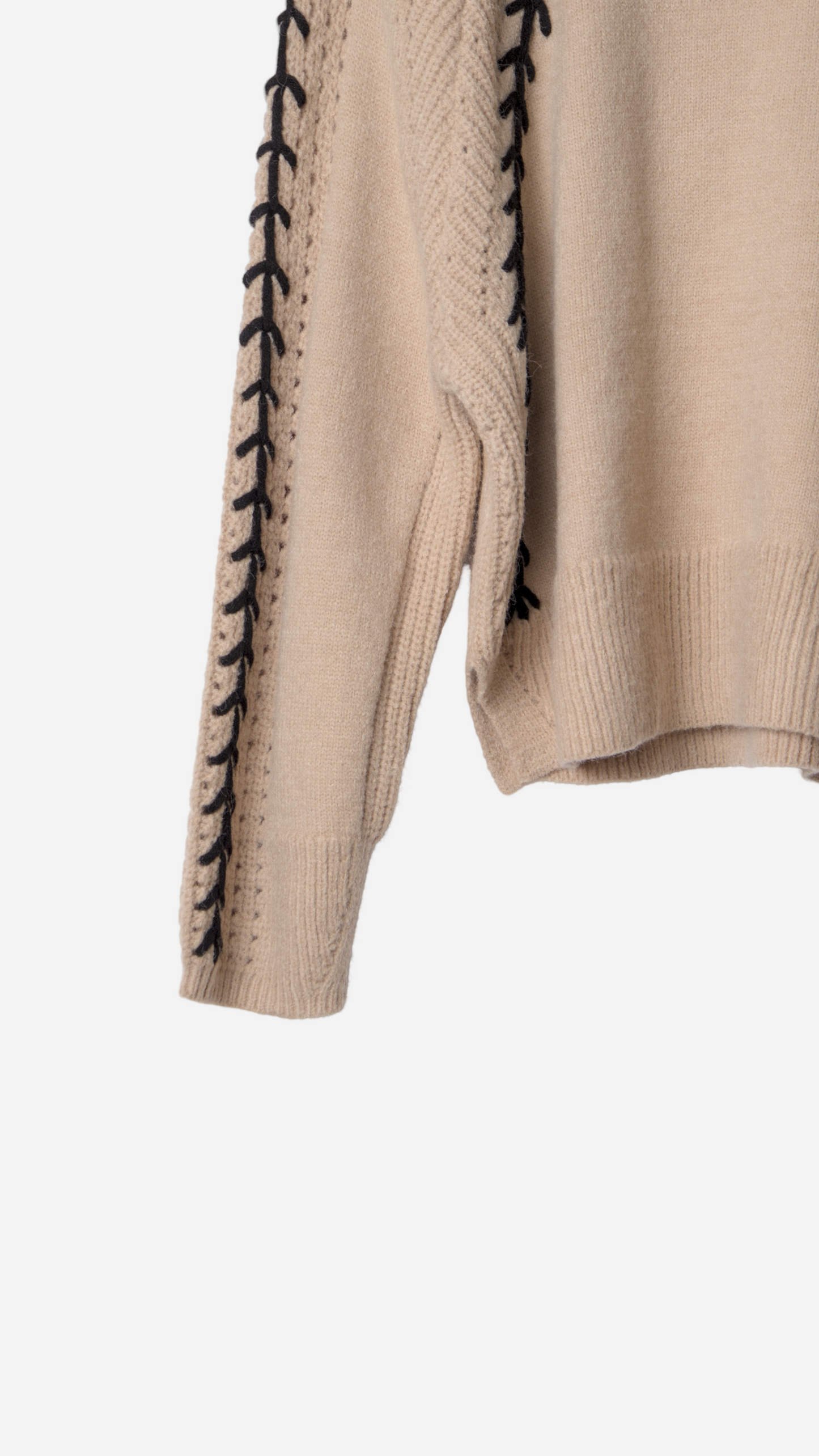 ARROW EMBROIDERED KNITTED JERSEY
