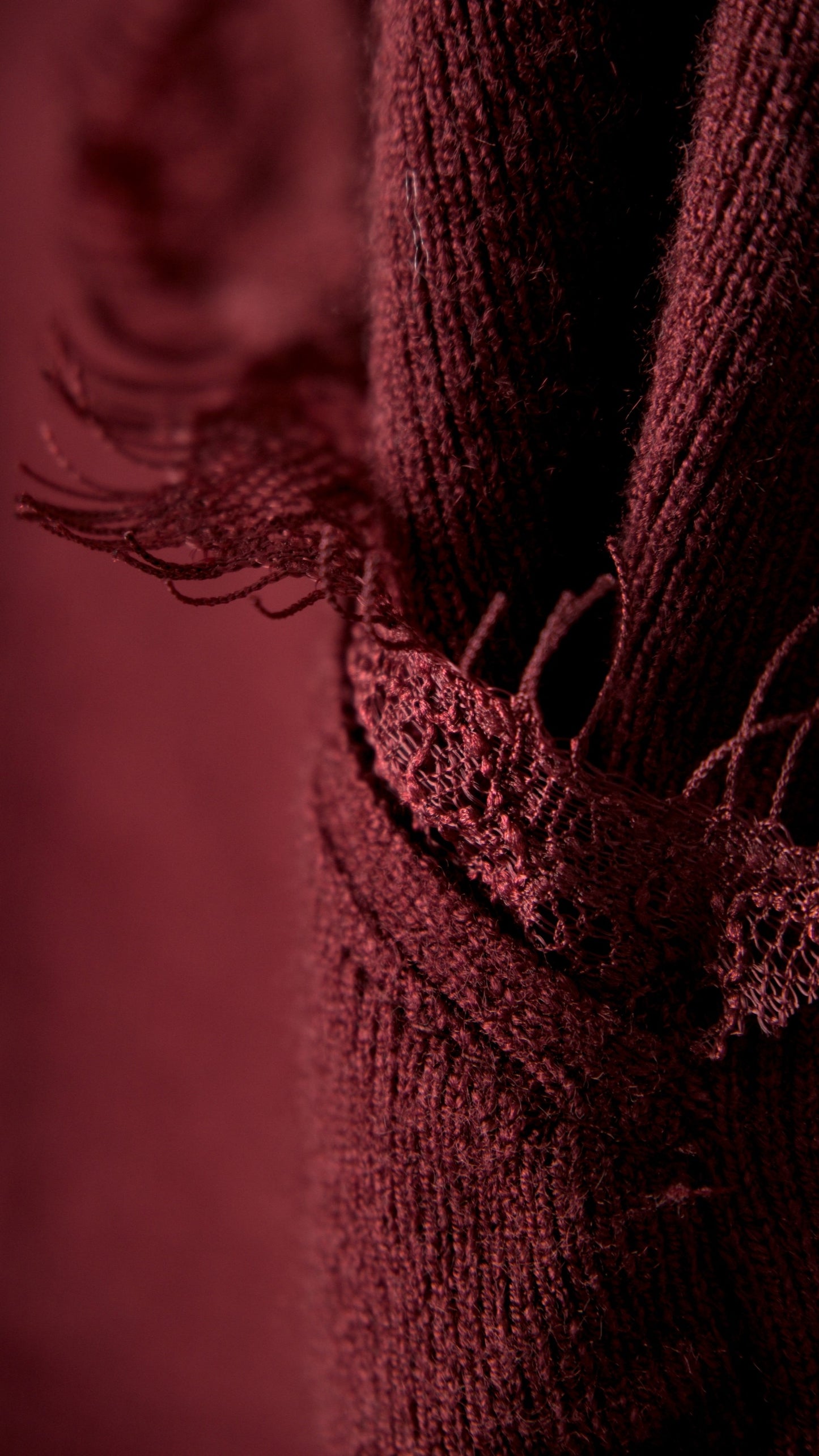 CROSSED T-SHIRT WITH LACE DETAIL