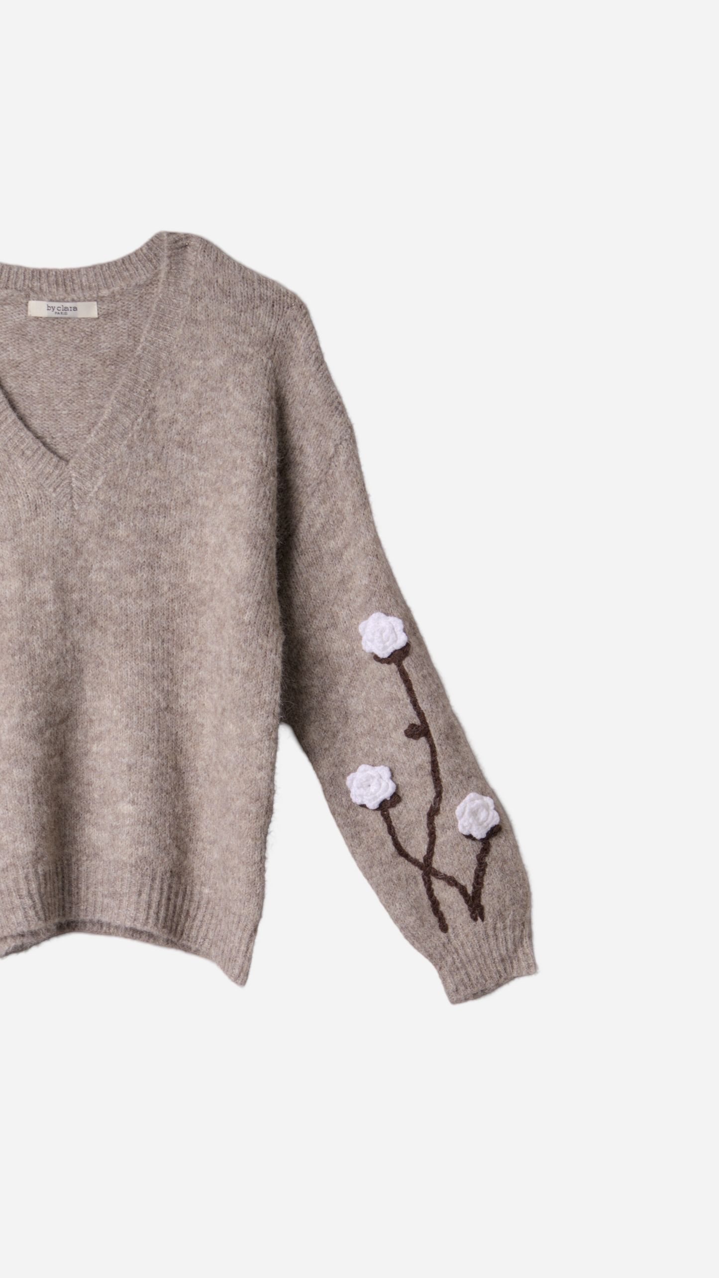 SOFT KNIT JERSEY WITH FLOWER EMBROIDERY SLEEVE