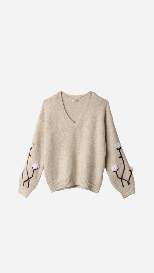 SOFT KNIT JERSEY WITH FLOWER EMBROIDERY SLEEVES