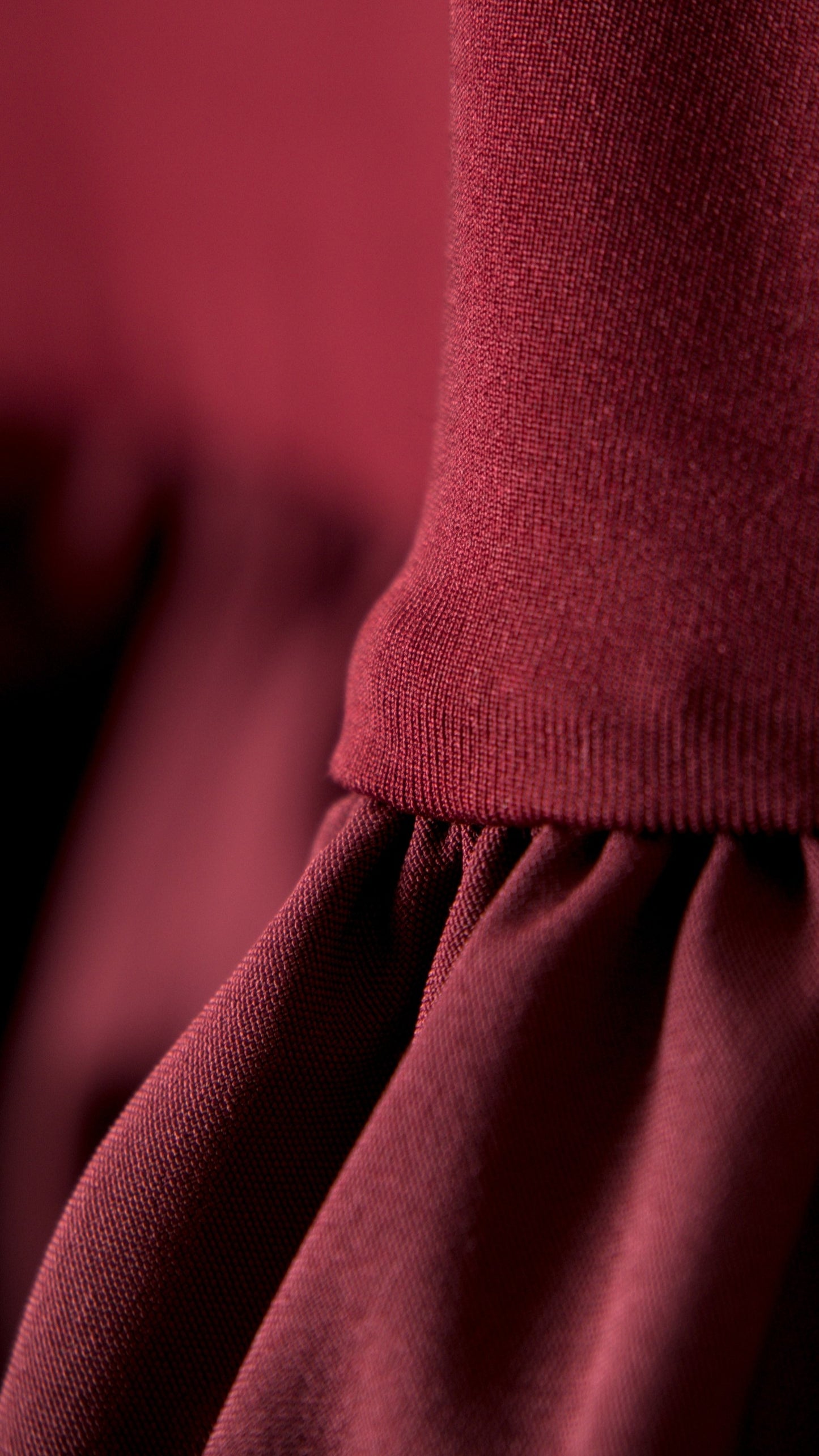 PLAIN T-SHIRT WITH RUFFLE DETAIL