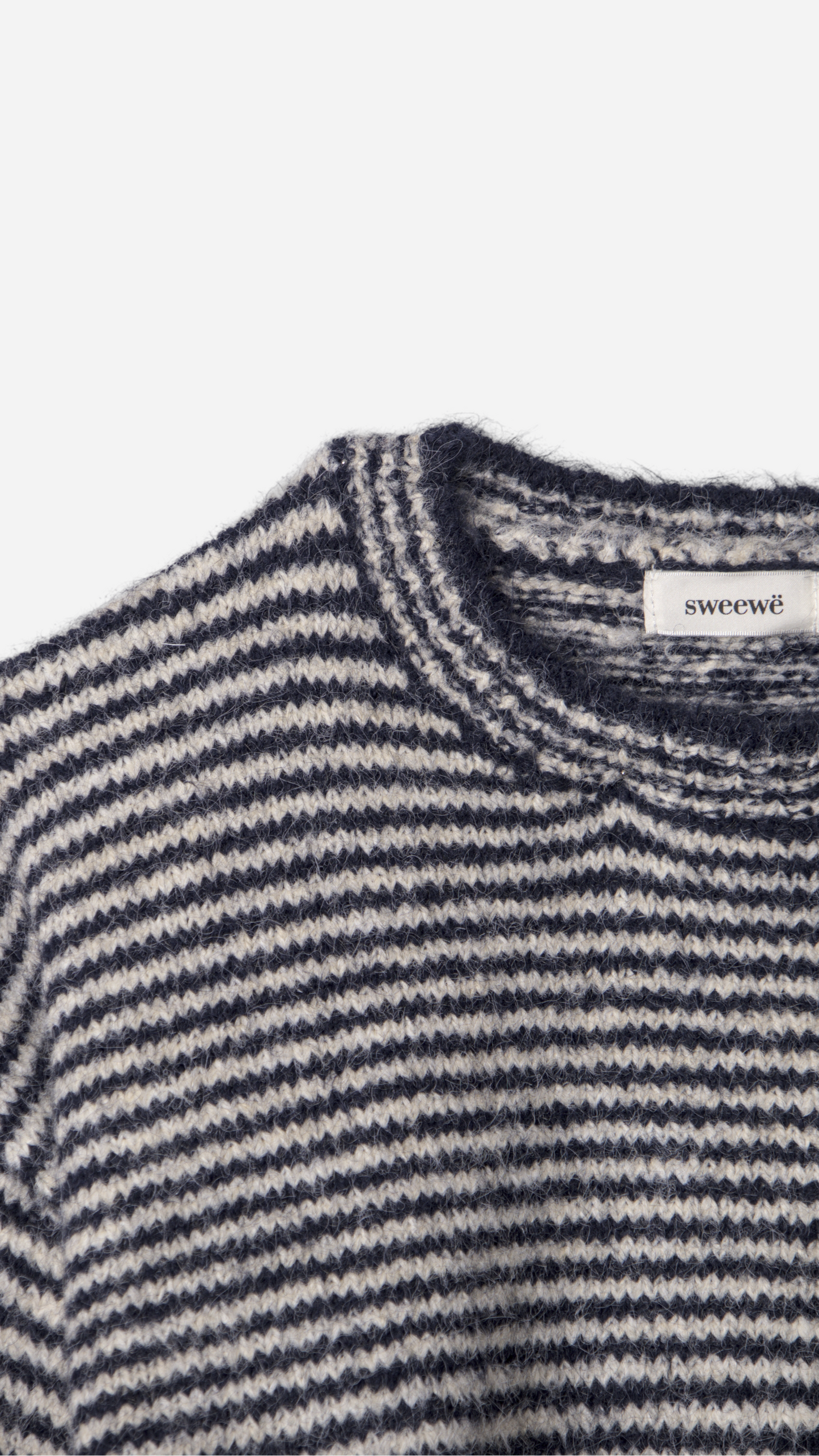 SOFT RELAXED FIT STRIPED KNITTED JERSEY