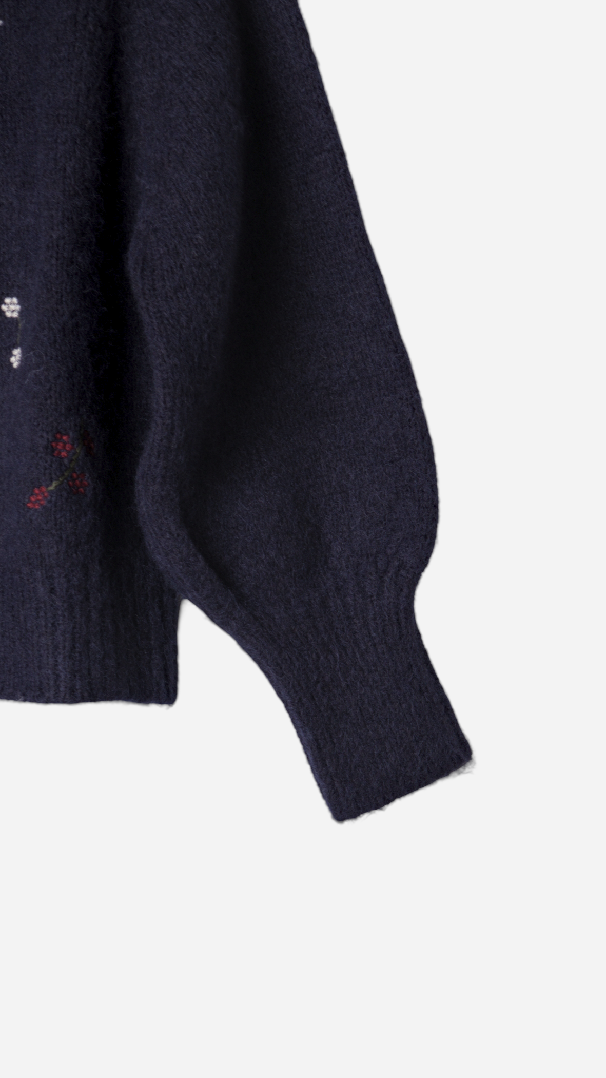 SOFT KNIT JERSEY WITH FLOWER EMBROIDERY