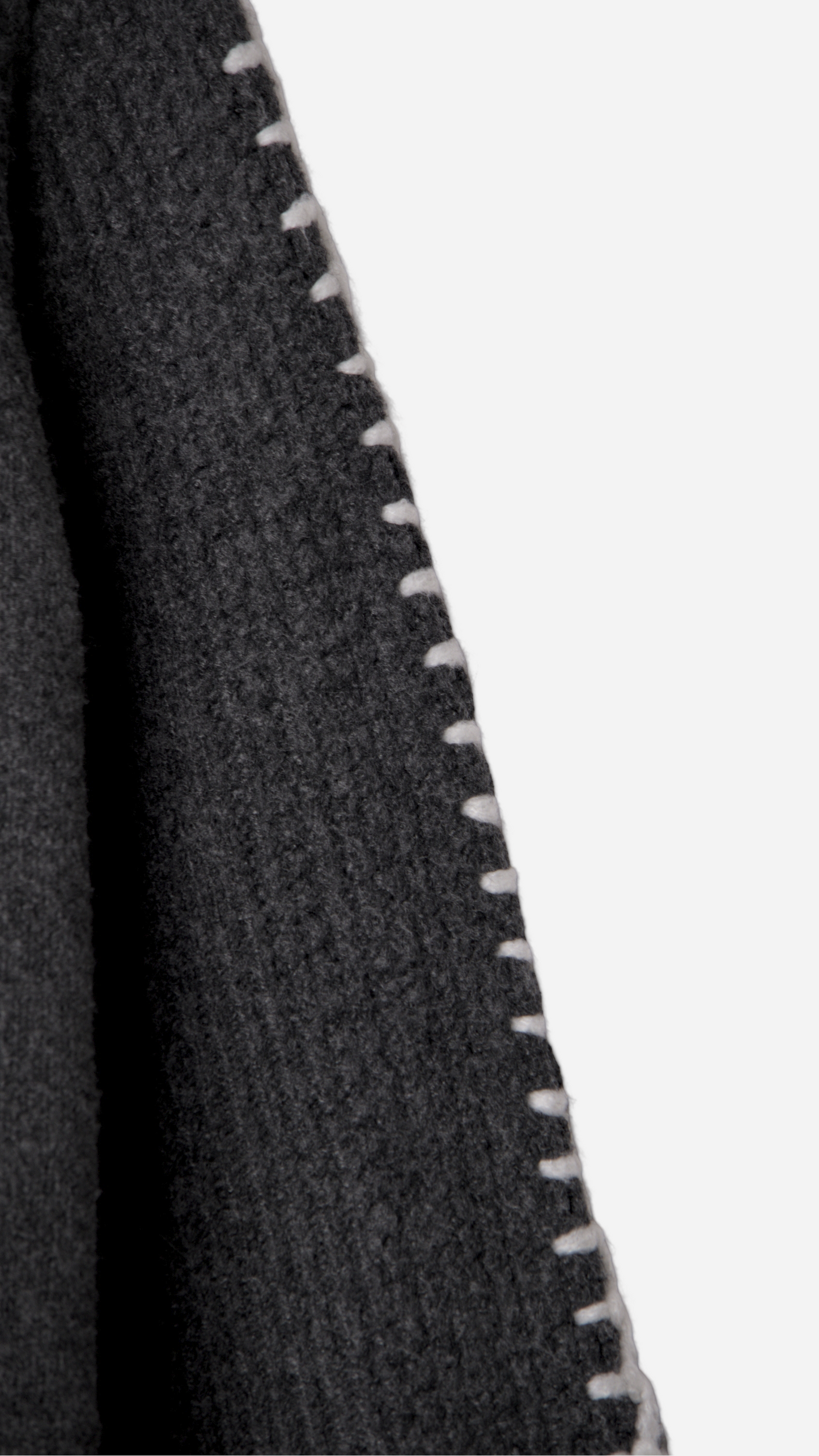 EMBROIDERED KNITTED JERSEY ON SHOULDERS