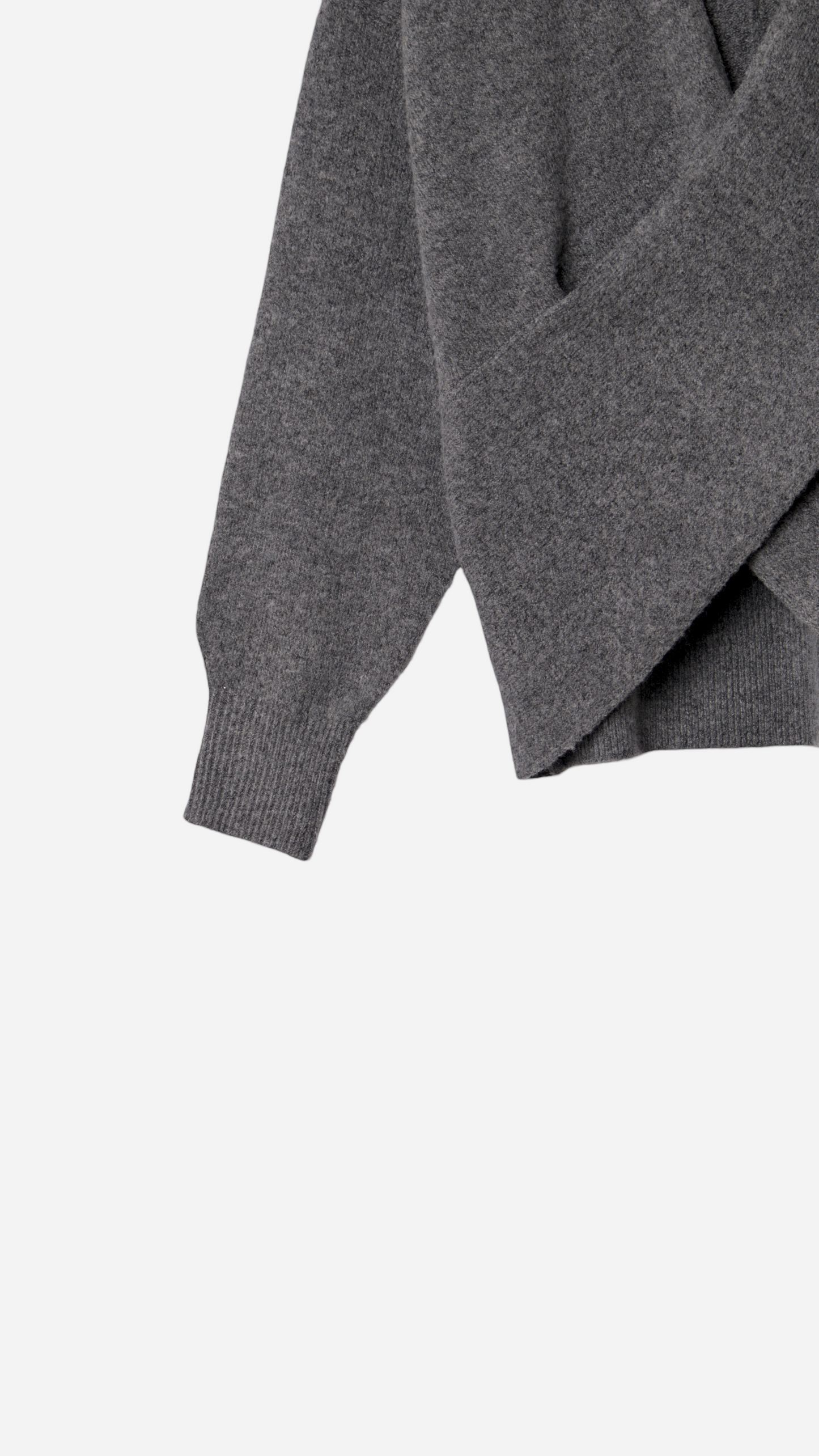 V-NECK CROSS KNIT SWEATER