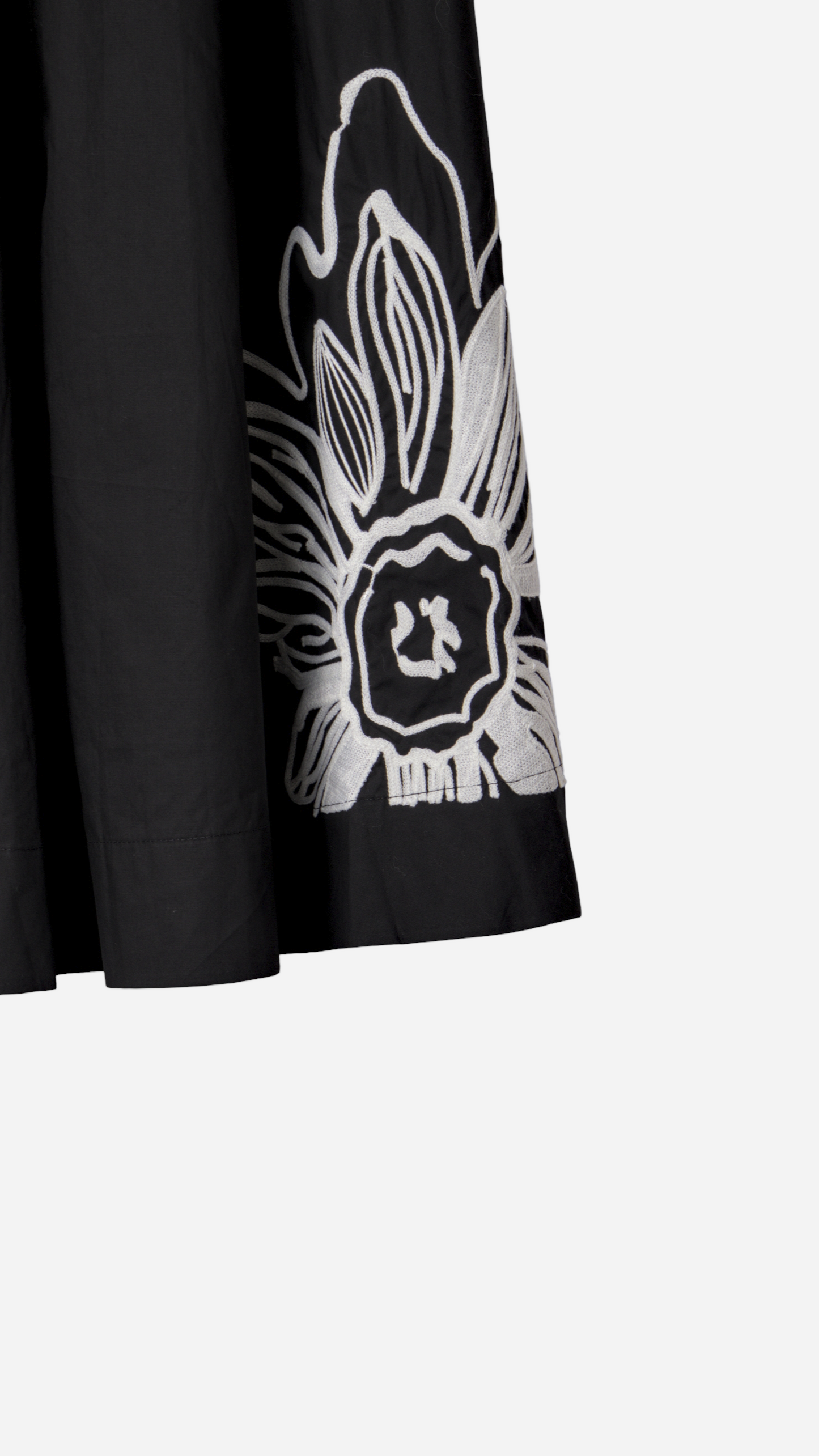 CONTRAST FLOWER EMBROIDERED MIDI SKIRT
