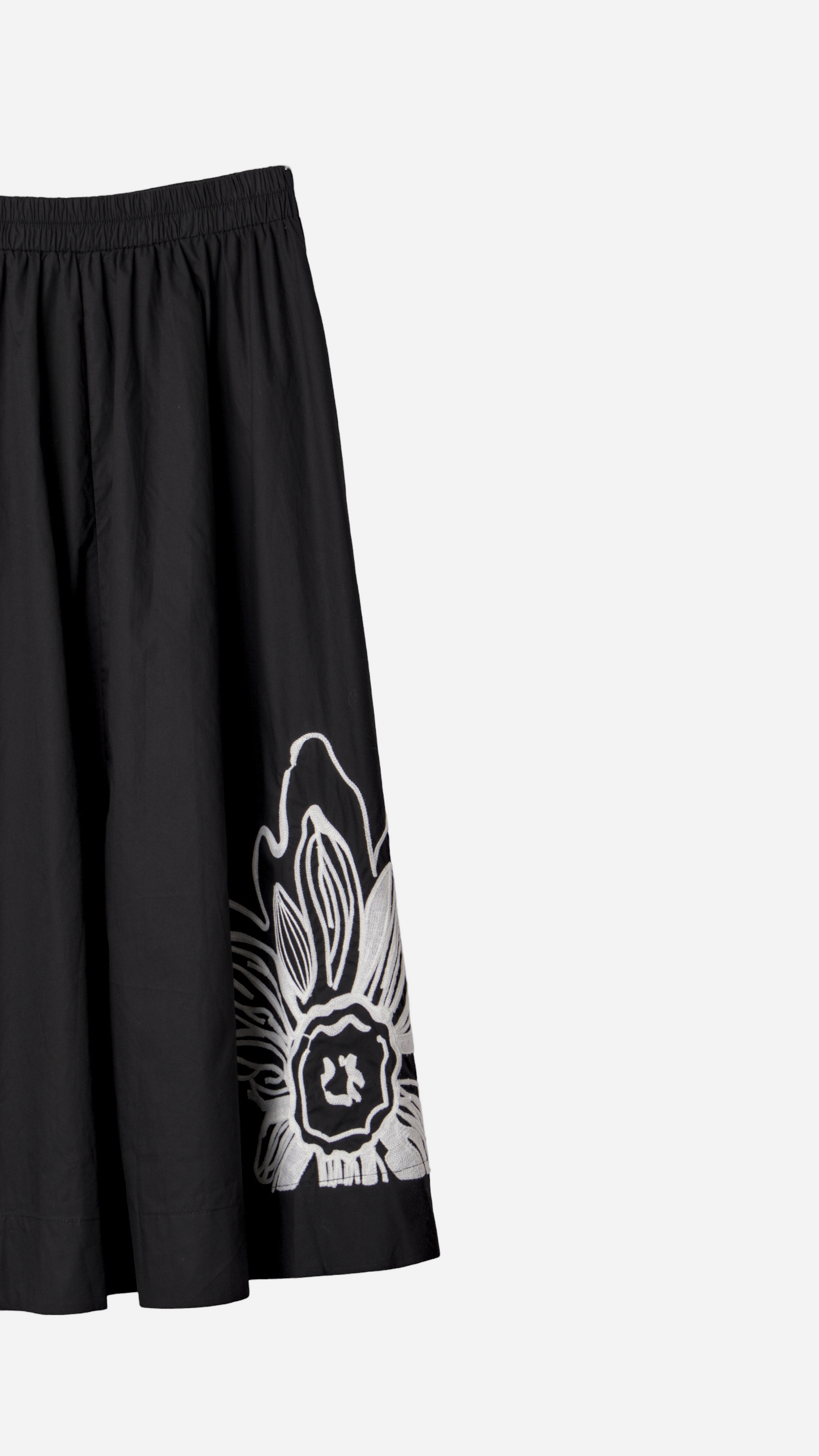 CONTRAST FLOWER EMBROIDERED MIDI SKIRT