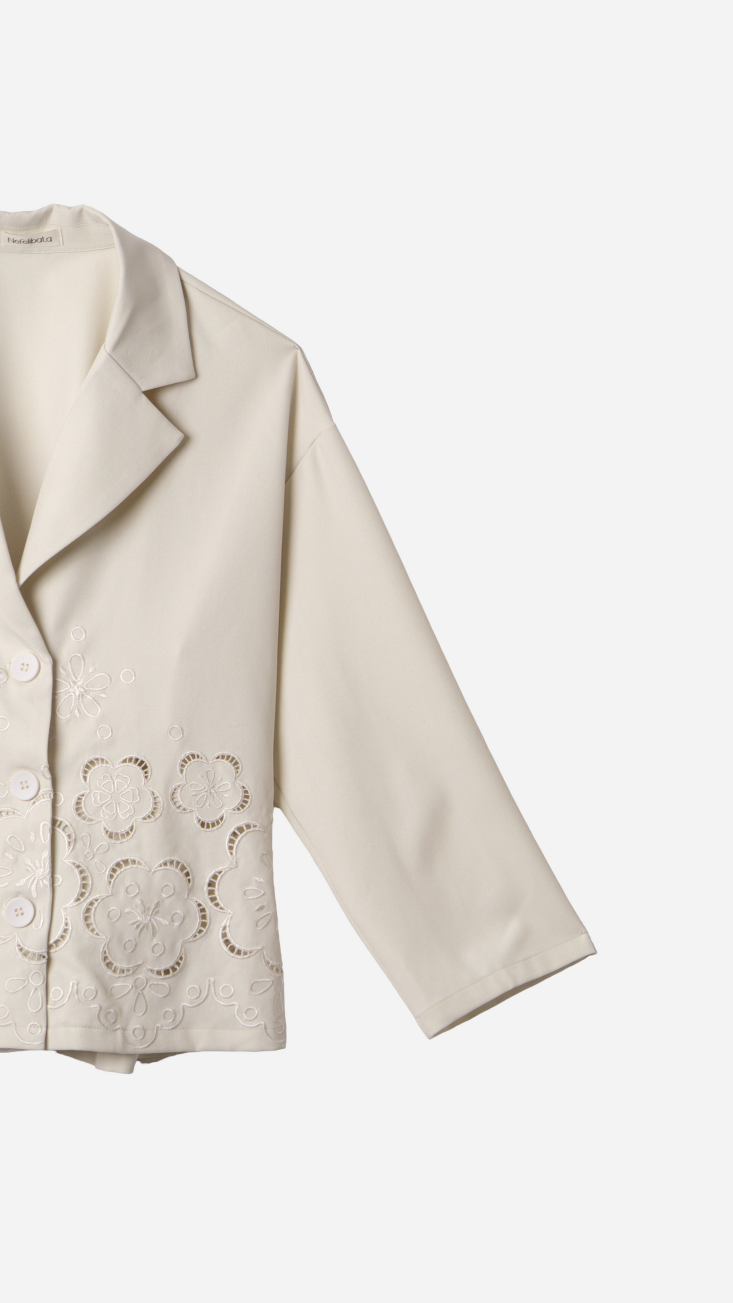 CHAQUETA FINA BORDADO FLORES
